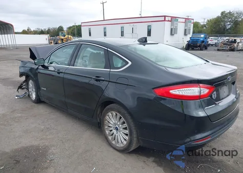 2015 Ford Fusion Hybrid Se z USA, uszkodzony, nr VIN 3FA6P0LU2FR190547